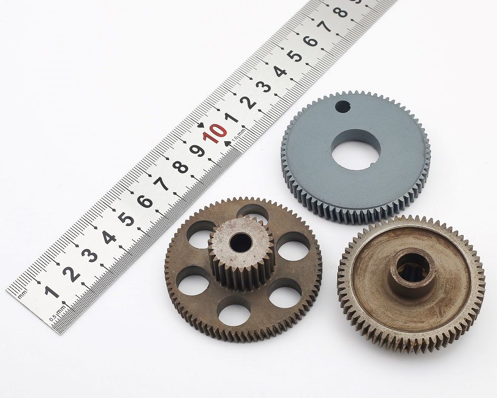 密度均勻性對精密粉末冶金零件的性能有何影響？